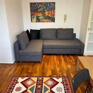 In Central Zone 2 Apartment